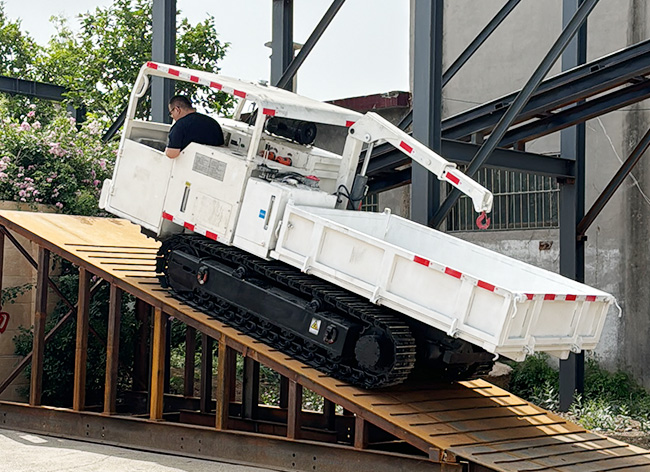 礦用柴油式履帶運輸車